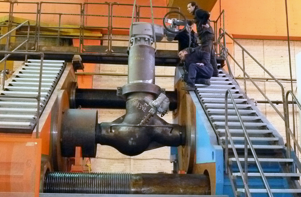 Straight pattern globe valve being tested